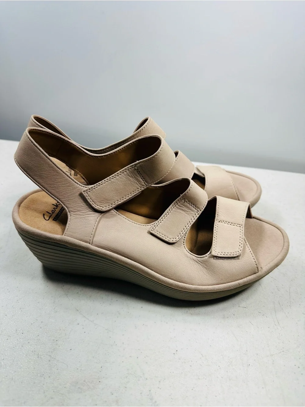 Clarks Women’s Light Taupe Triple-Strap Wedge Sandals